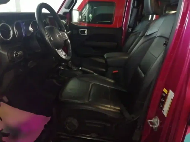 Jeep Wrangler — Фото автомобиля 14