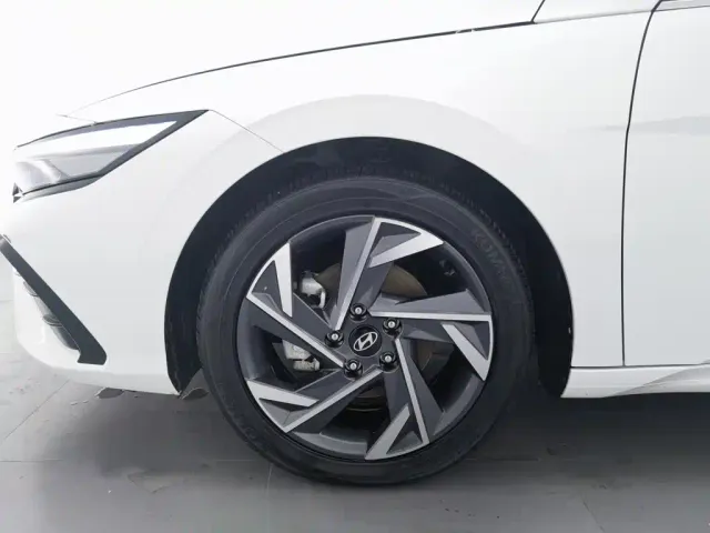 Hyundai Elantra — Фото автомобиля 17