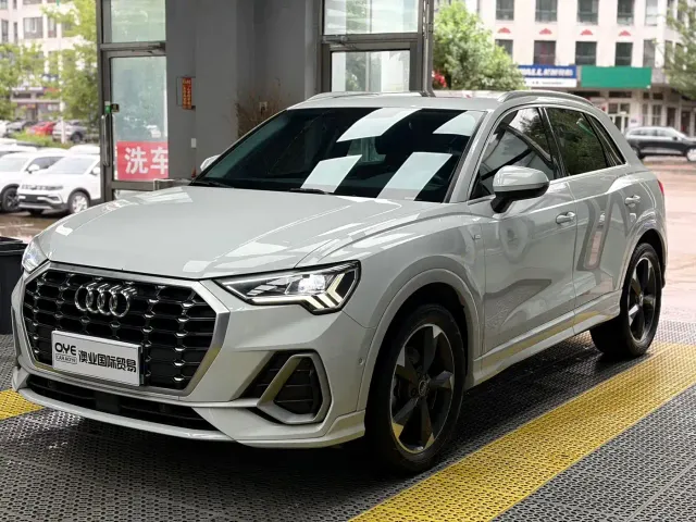 Фотография автомобиля — Audi Q3