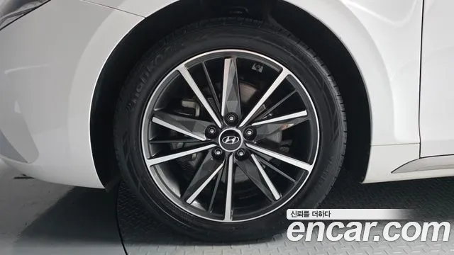 Hyundai Grandeur Grandeur (New) — Фото автомобиля 5