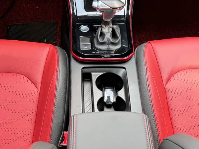 Dongfeng Yixuan — Фото автомобиля 10