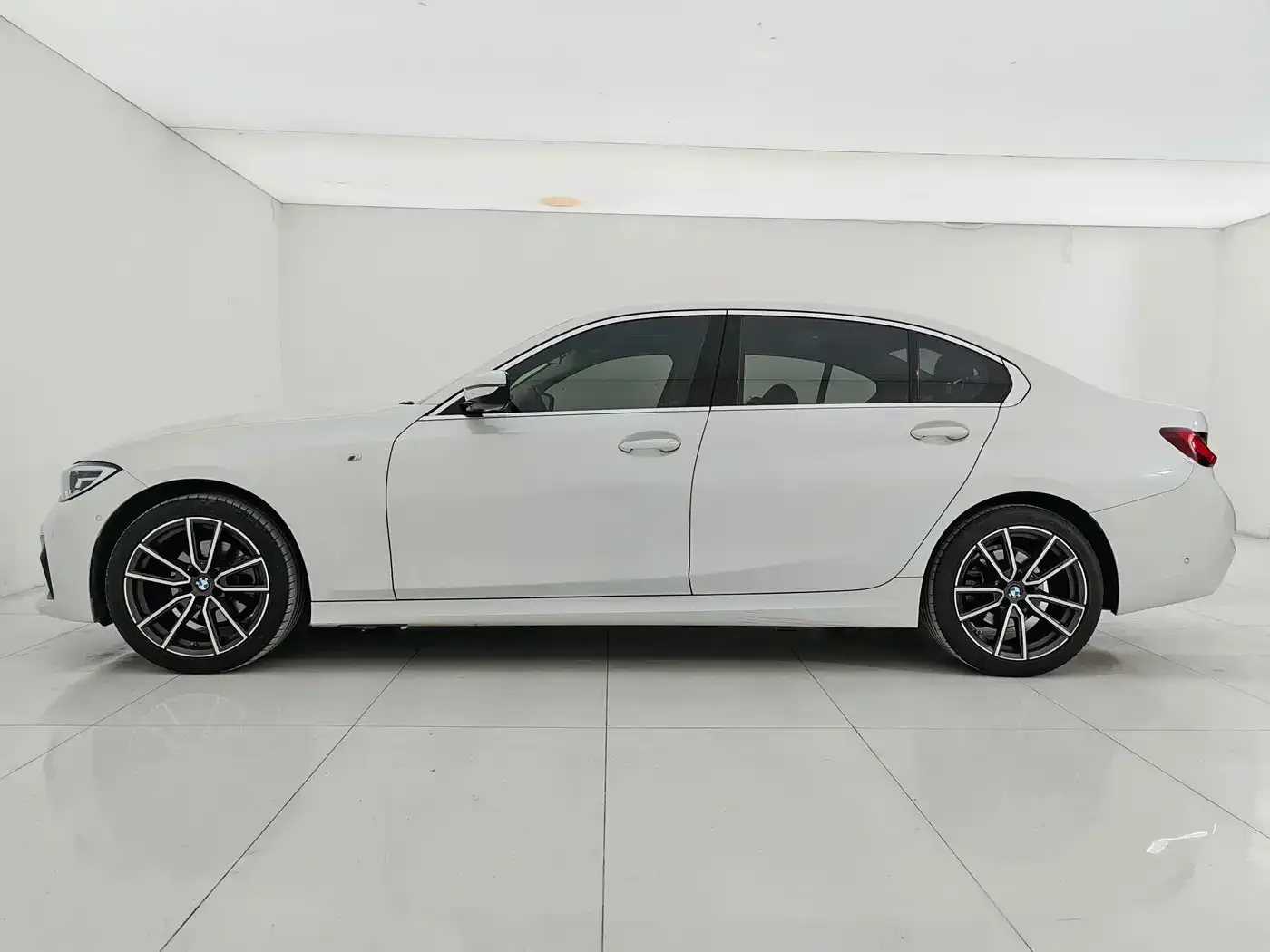 BMW BMW 3 Series 2022 Facelift 325Li M Sport Package — Фото автомобиля 6