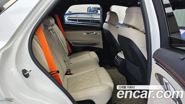 Genesis GV70 — Фото автомобиля 12