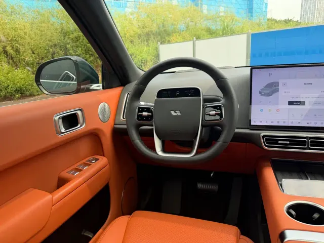 Li Auto L8 — Фото автомобиля 7