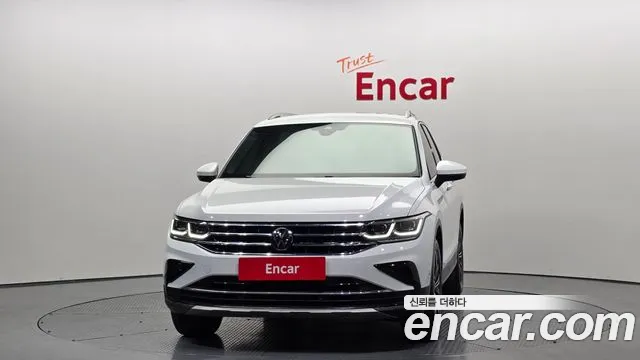 Volkswagen Tiguan Tiguan 2 поколение 2.0 TDI Premium — Фото автомобиля 3