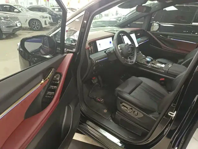 GAC Trumpchi M8 — Фото автомобиля 15