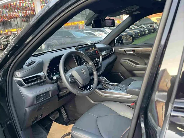 Toyota Crown Kluger — Фото автомобиля 8