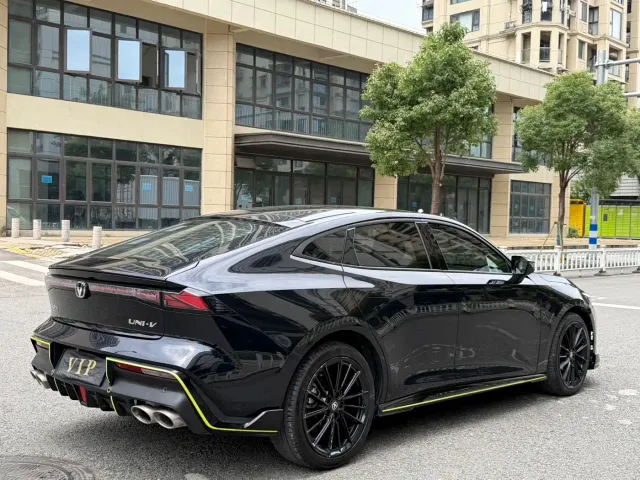 Changan UNI-V — Фото автомобиля 6