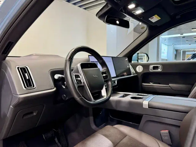 Li Auto L9 — Фото автомобиля 23