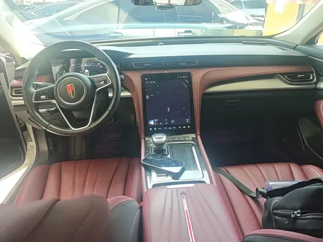 Hongqi H5 — Фото автомобиля 9