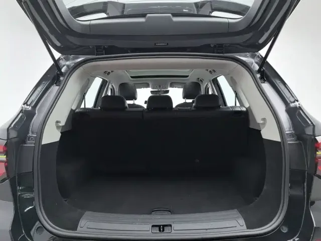 Roewe RX5 — Фото автомобиля 16