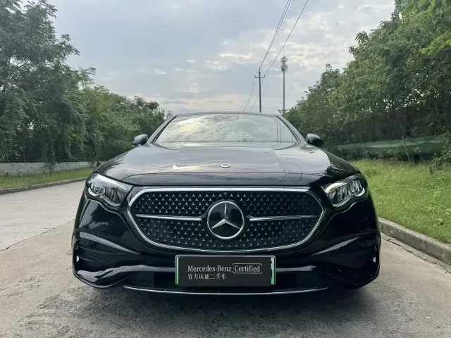 Mercedes-Benz E-Class — Фото автомобиля 12