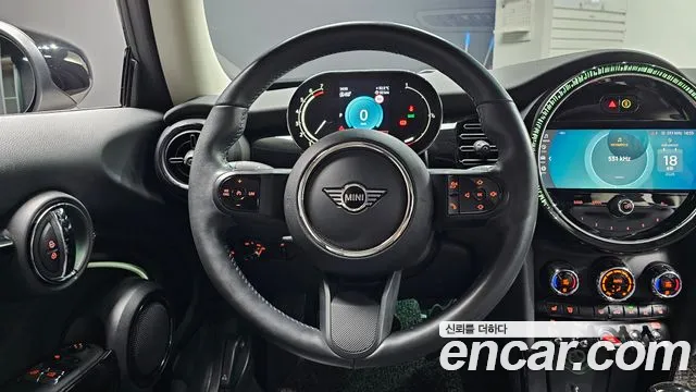 Mini Cooper Cooper Classic Plus Launch Pack — Фото автомобиля 13