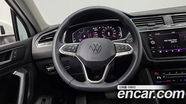 Volkswagen Tiguan Tiguan 2 поколение 2.0 TDI Premium — Фото автомобиля 13