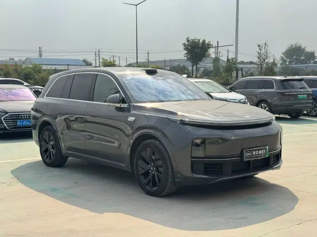 Li Auto L8 — Фото автомобиля 3
