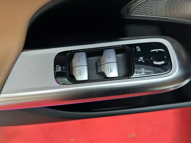 Mercedes-Benz E-Class — Фото автомобиля 13