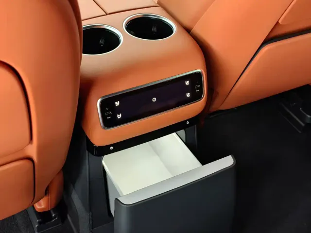 Li Auto L9 — Фото автомобиля 6