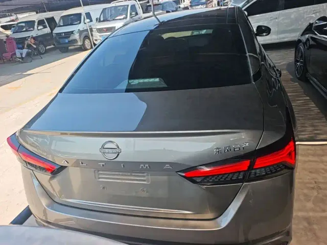 Nissan Teana — Фото автомобиля 5