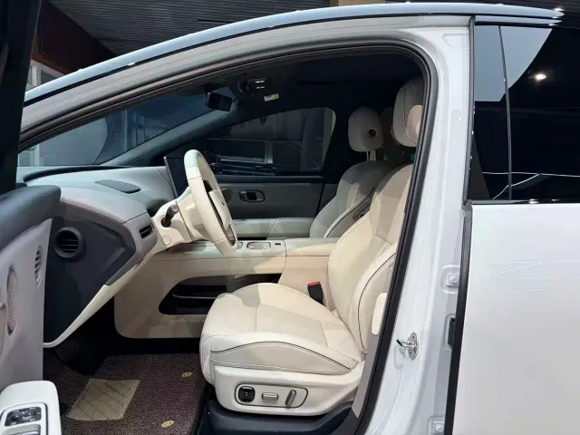 Li Auto i6 — Фото автомобиля 9