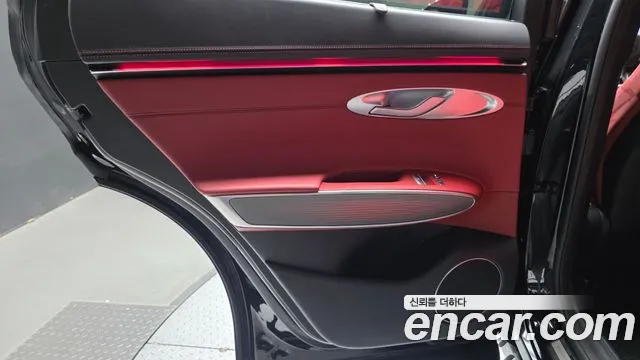 Genesis GV70 — Фото автомобиля 14