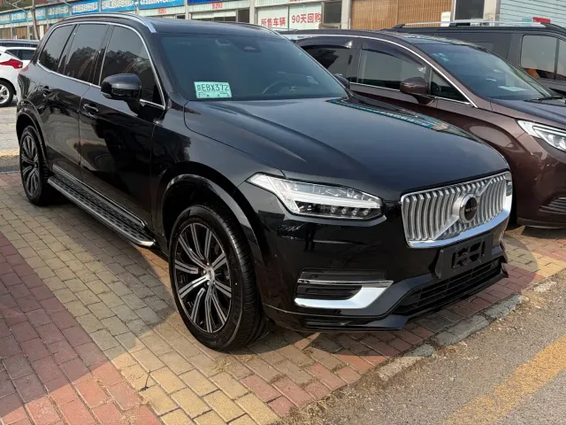 Volvo XC90 — Фото автомобиля 3