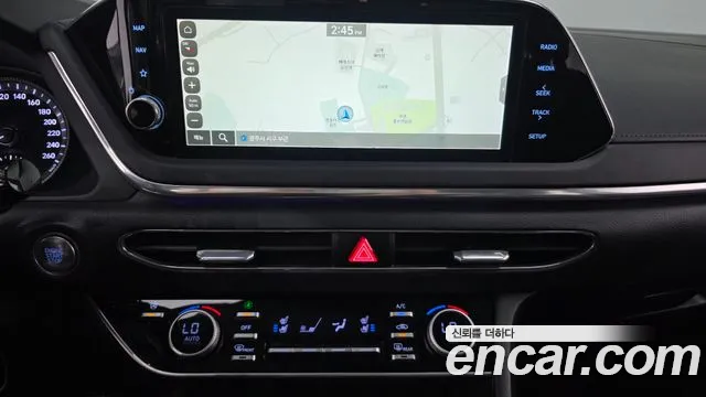 Hyundai Sonata — Фото автомобиля 12
