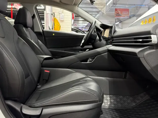 Hyundai Elantra — Фото автомобиля 17