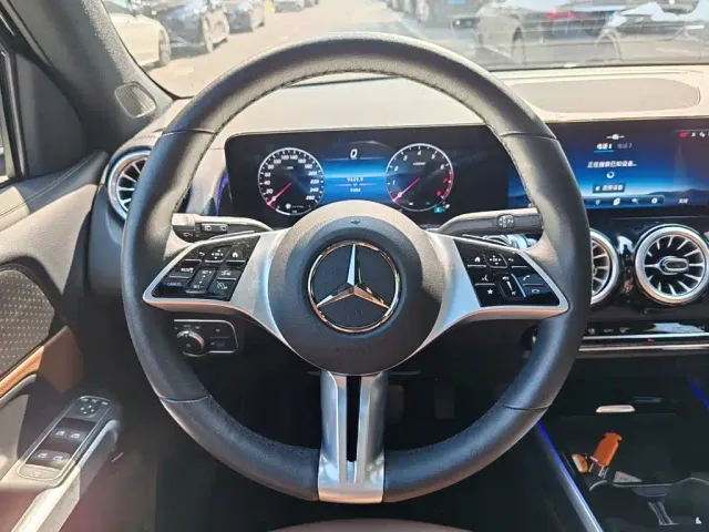 Mercedes-Benz GLB-Class — Фото автомобиля 6