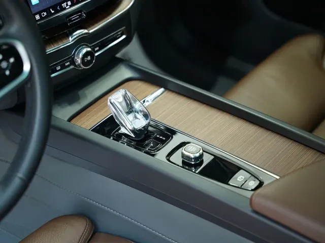 Volvo XC60 — Фото автомобиля 15