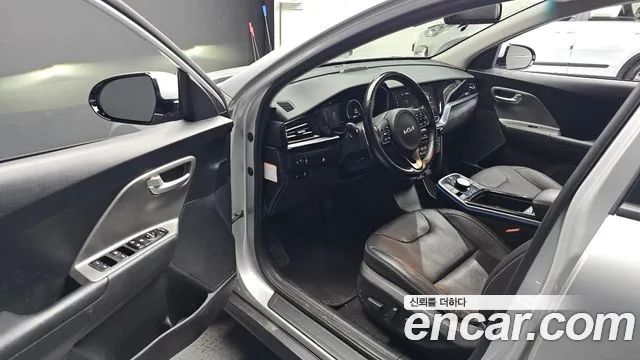 Kia Niro — Фото автомобиля 15