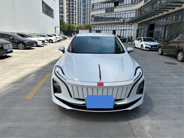 Hongqi E-QM5 — Фото автомобиля 2