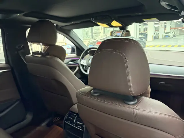BMW 5 Series — Фото автомобиля 12