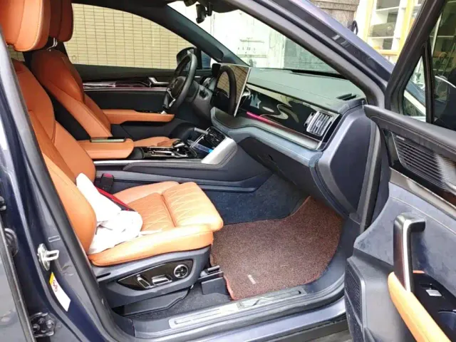 BYD Tang — Фото автомобиля 24
