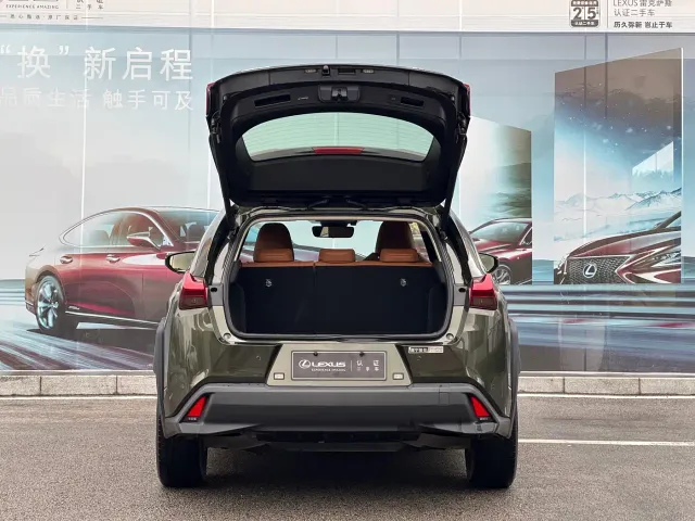 Lexus UX — Фото автомобиля 9