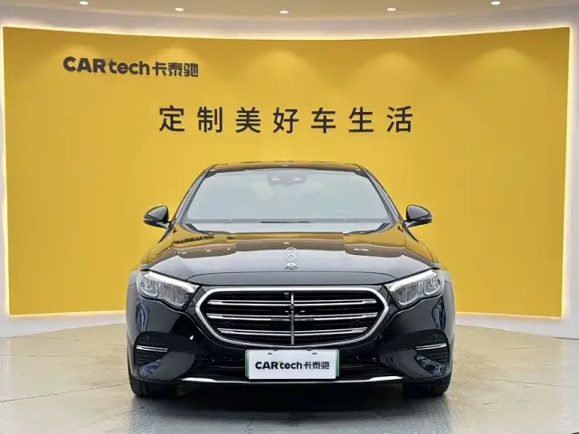 Mercedes-Benz E-Class — Фото автомобиля 2