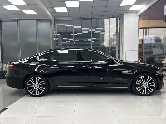 Jaguar XFL — Фото автомобиля 4