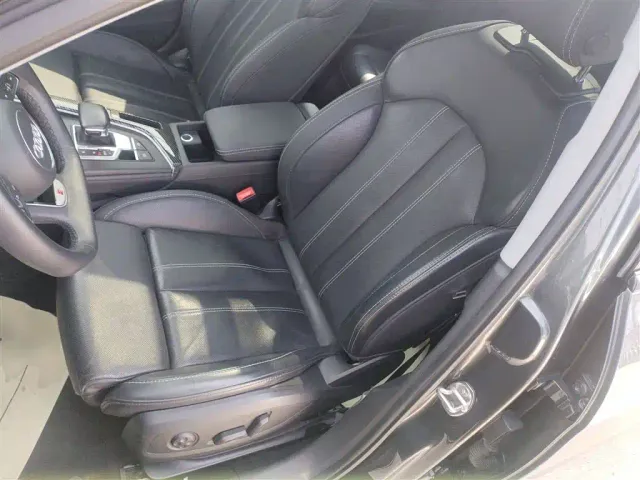 Audi A4L — Фото автомобиля 14