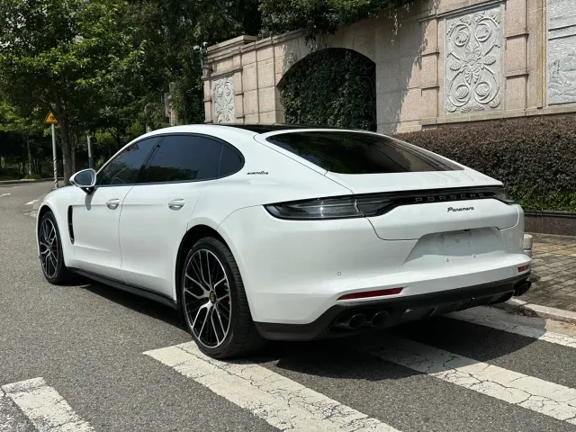 Porsche Panamera — Фото автомобиля 17