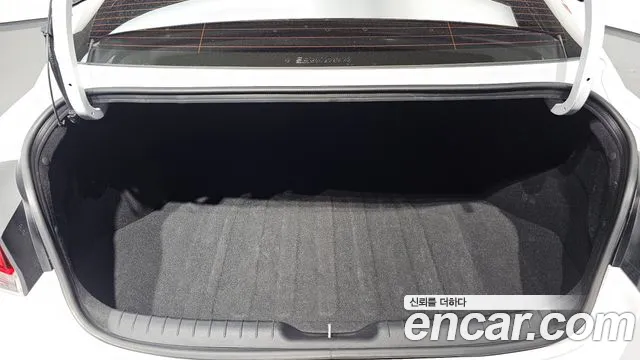 Hyundai Avante CN7 — Фото автомобиля 23