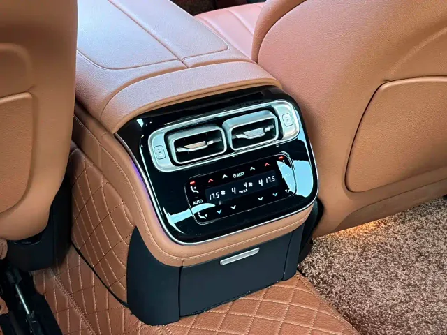 Mercedes-Benz S-Class — Фото автомобиля 13