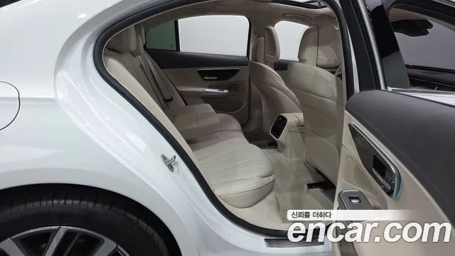 Mercedes-Benz E-Class W214 — Фото автомобиля 17