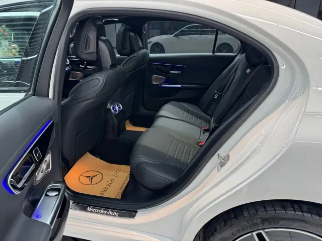 Mercedes-Benz C-Class — Фото автомобиля 13