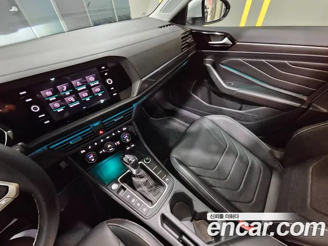 Volkswagen Jetta — Фото автомобиля 16