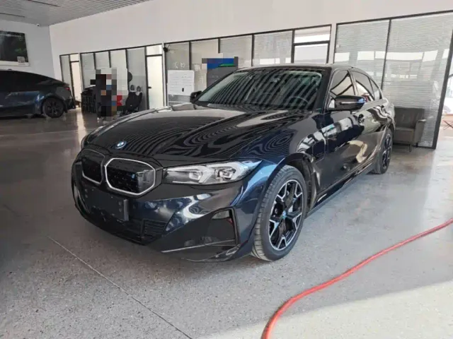 Фотография автомобиля — BMW i3