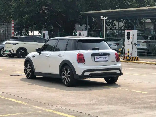 MINI Hatch — Фото автомобиля 6