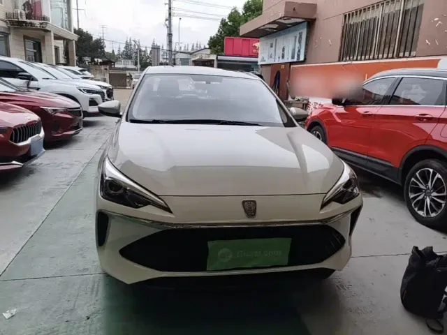 Roewe i5 — Фото автомобиля 2