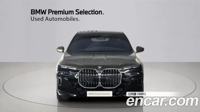 BMW 7-Series 7 серия (G70) 740i xDrive M Sport — Фото автомобиля 3