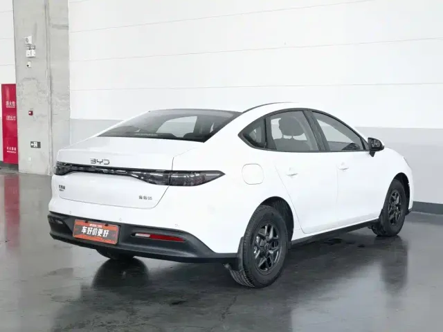 BYD Seal 05 DM-i — Фото автомобиля 2