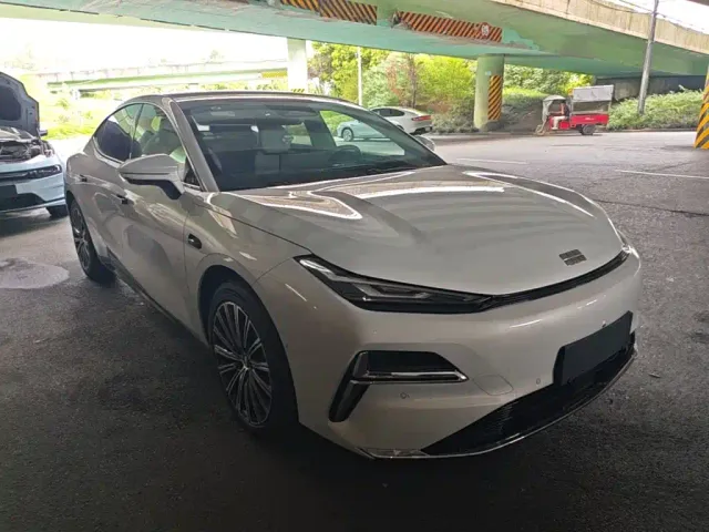 Geely Galaxy Xingyao 8 — Фото автомобиля 3