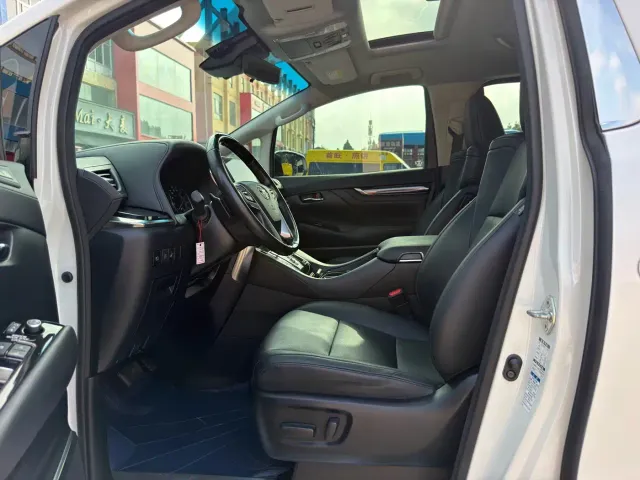 Toyota Vellfire — Фото автомобиля 4